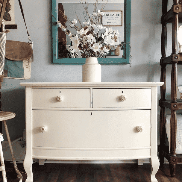 Dresser painted in Antique White SW 6119 by @vintagechiciniowa1