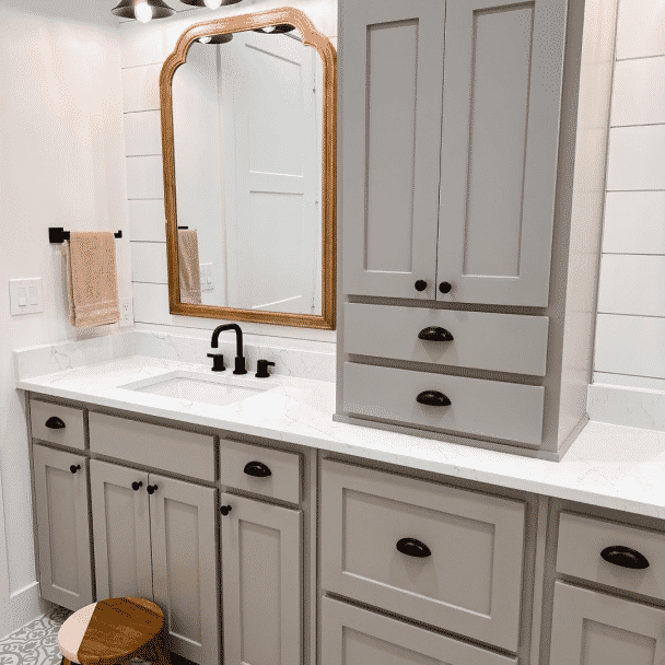 Bathroom painted in Dorian Gray SW 7017 by @theshortstyle.